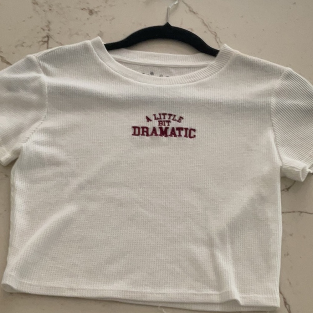 “a little bit dramatic” crop top 🤍